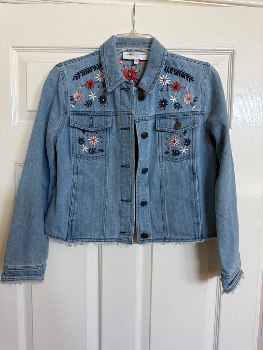 cupcakes & cashmere Light Blue Embroidered blue Denim stretch Jacket Sz S NWOT